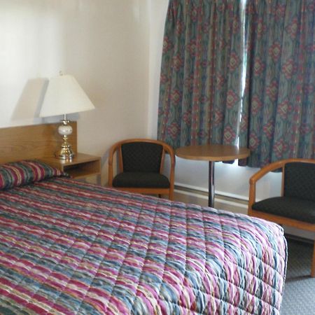 Sun-Dek Motel Medicine Hat Zewnętrze zdjęcie