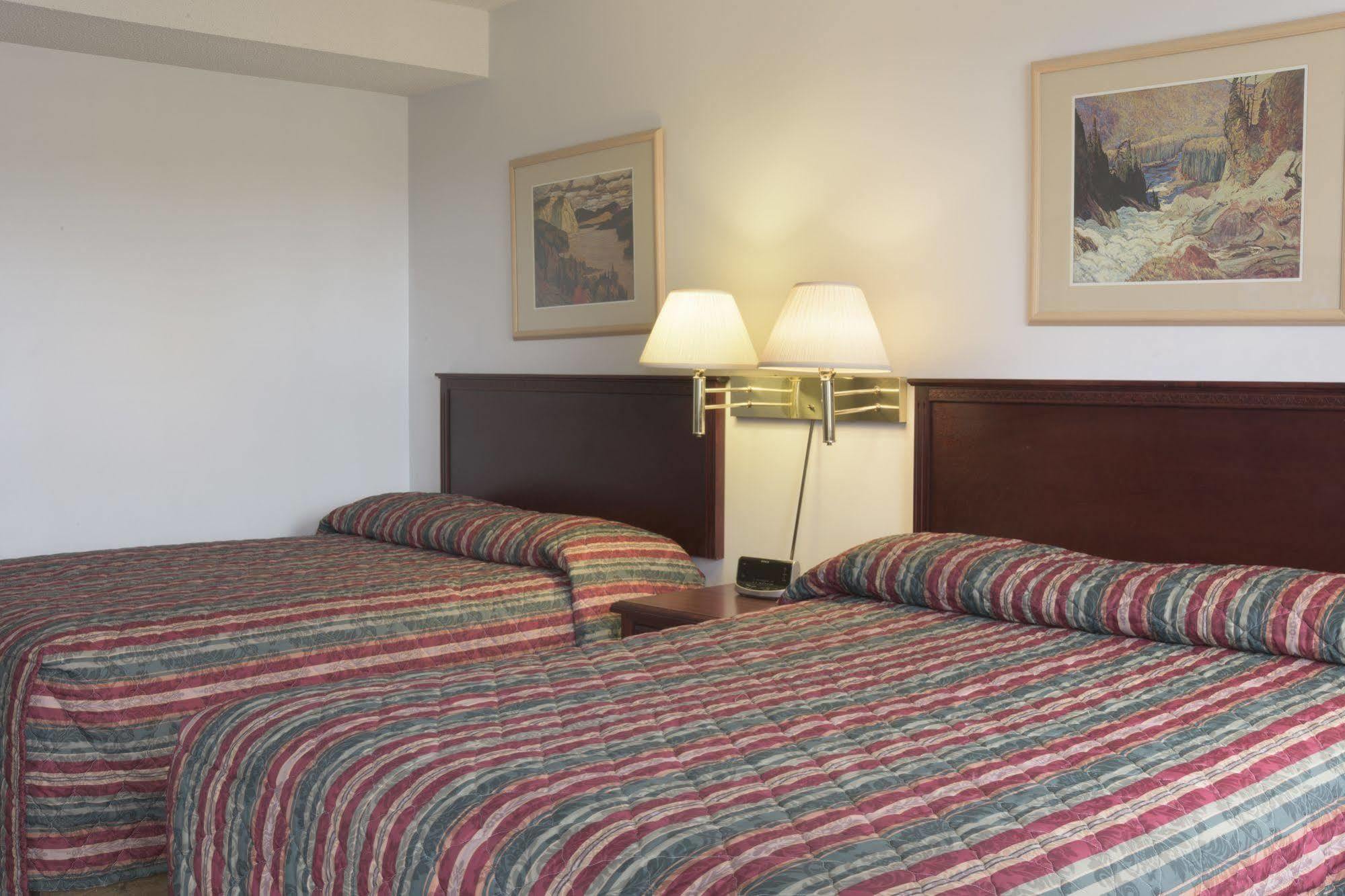 Sun-Dek Motel Medicine Hat Zewnętrze zdjęcie