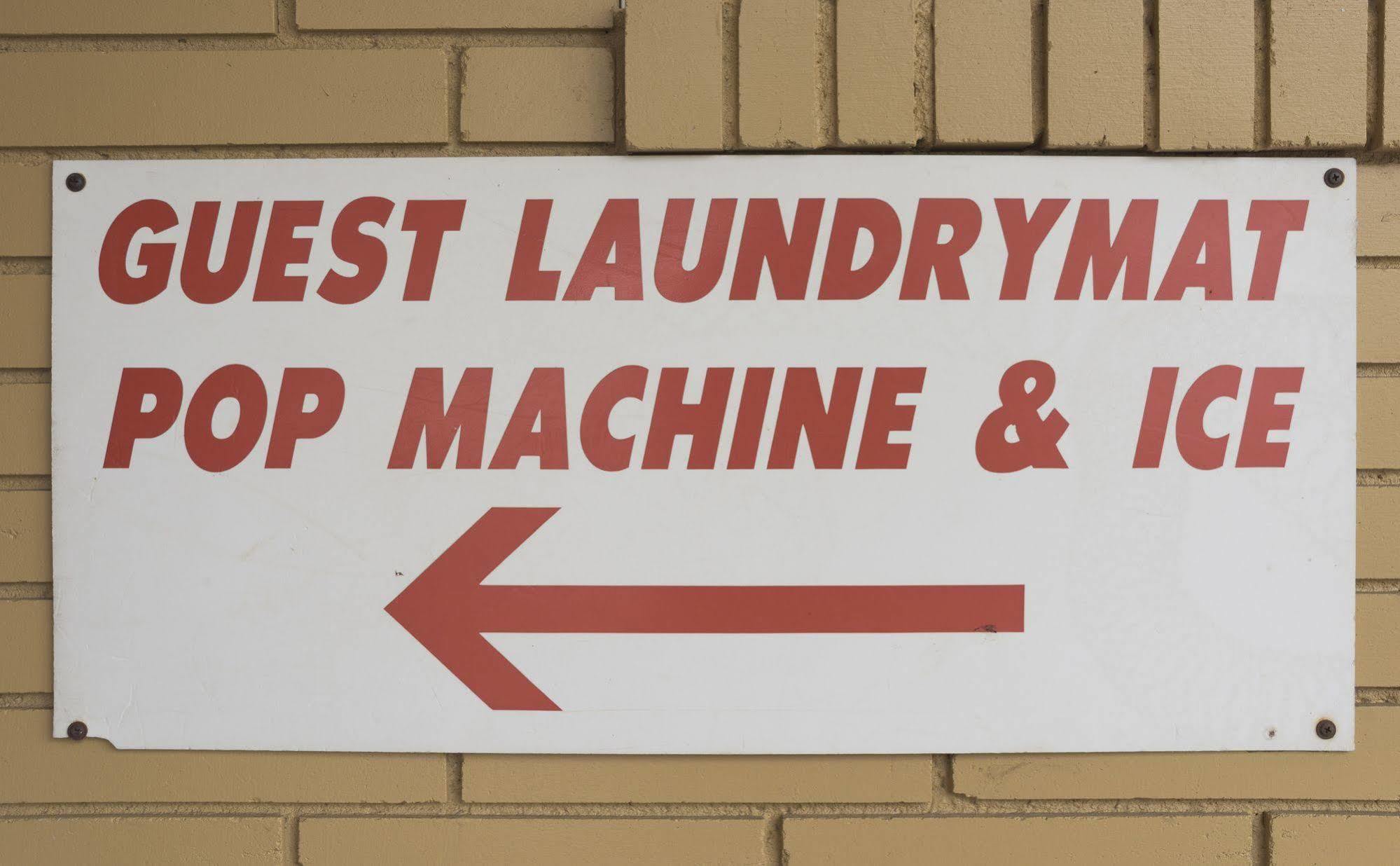 Sun-Dek Motel Medicine Hat Zewnętrze zdjęcie