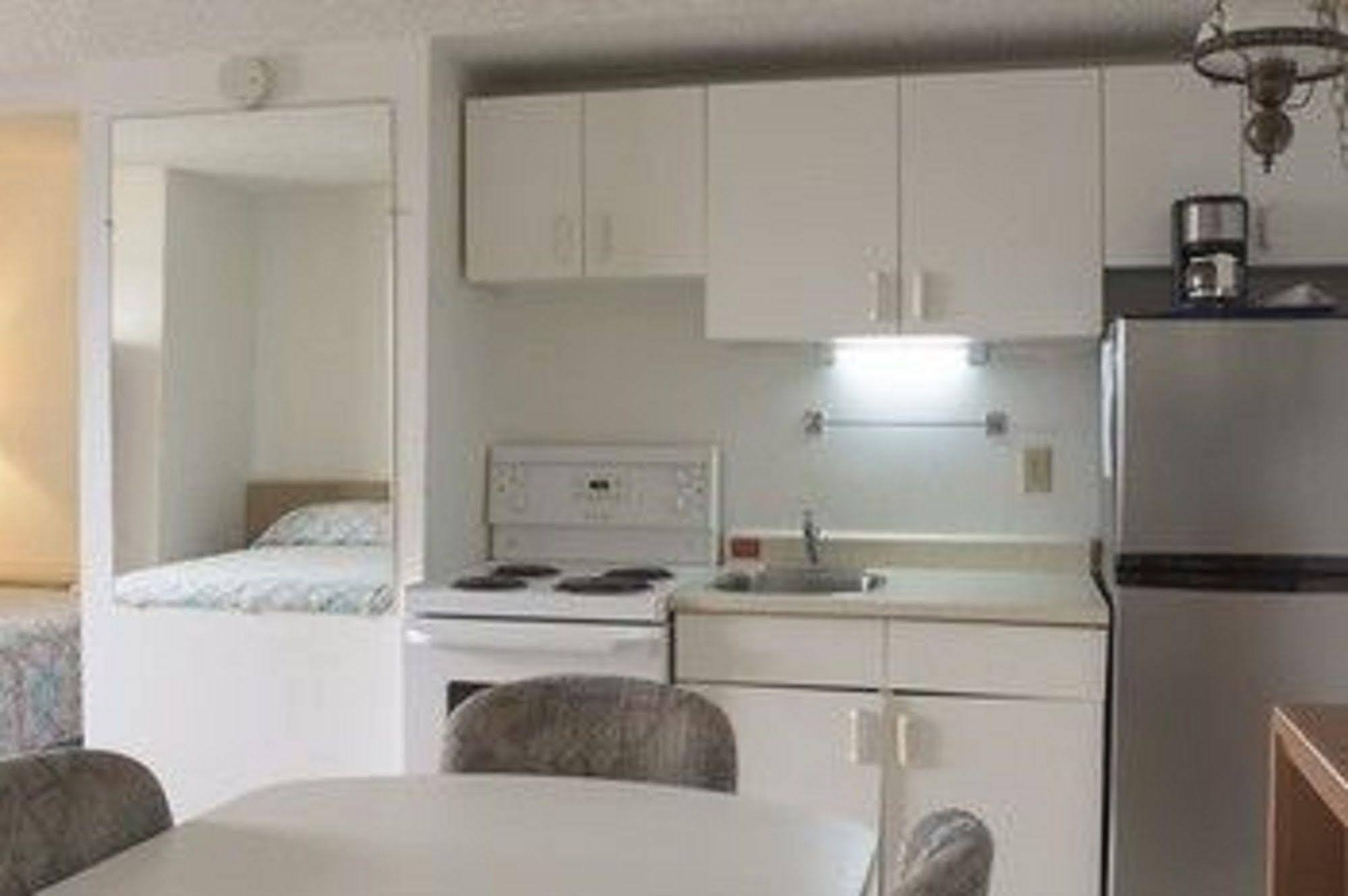 Sun-Dek Motel Medicine Hat Zewnętrze zdjęcie