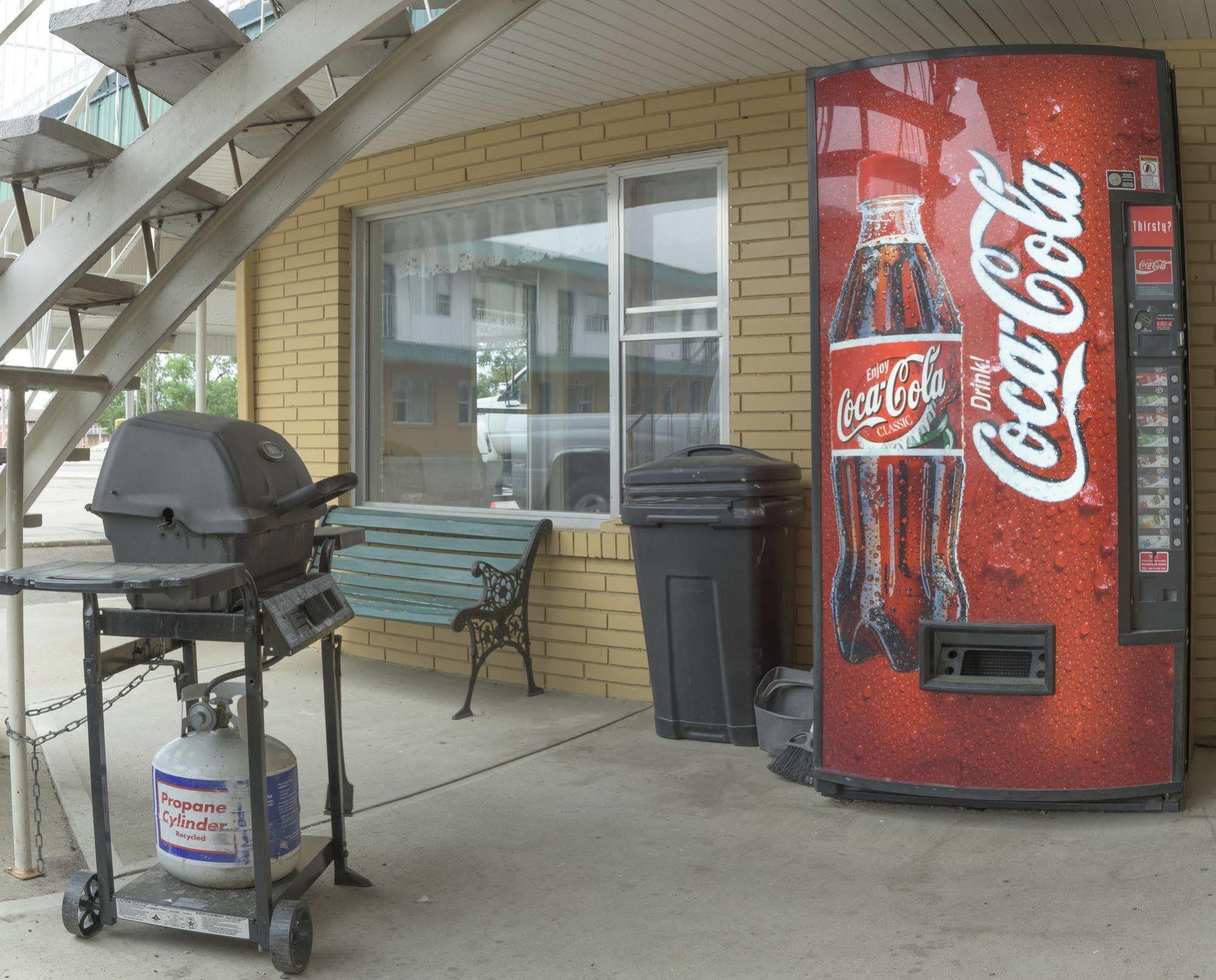 Sun-Dek Motel Medicine Hat Zewnętrze zdjęcie